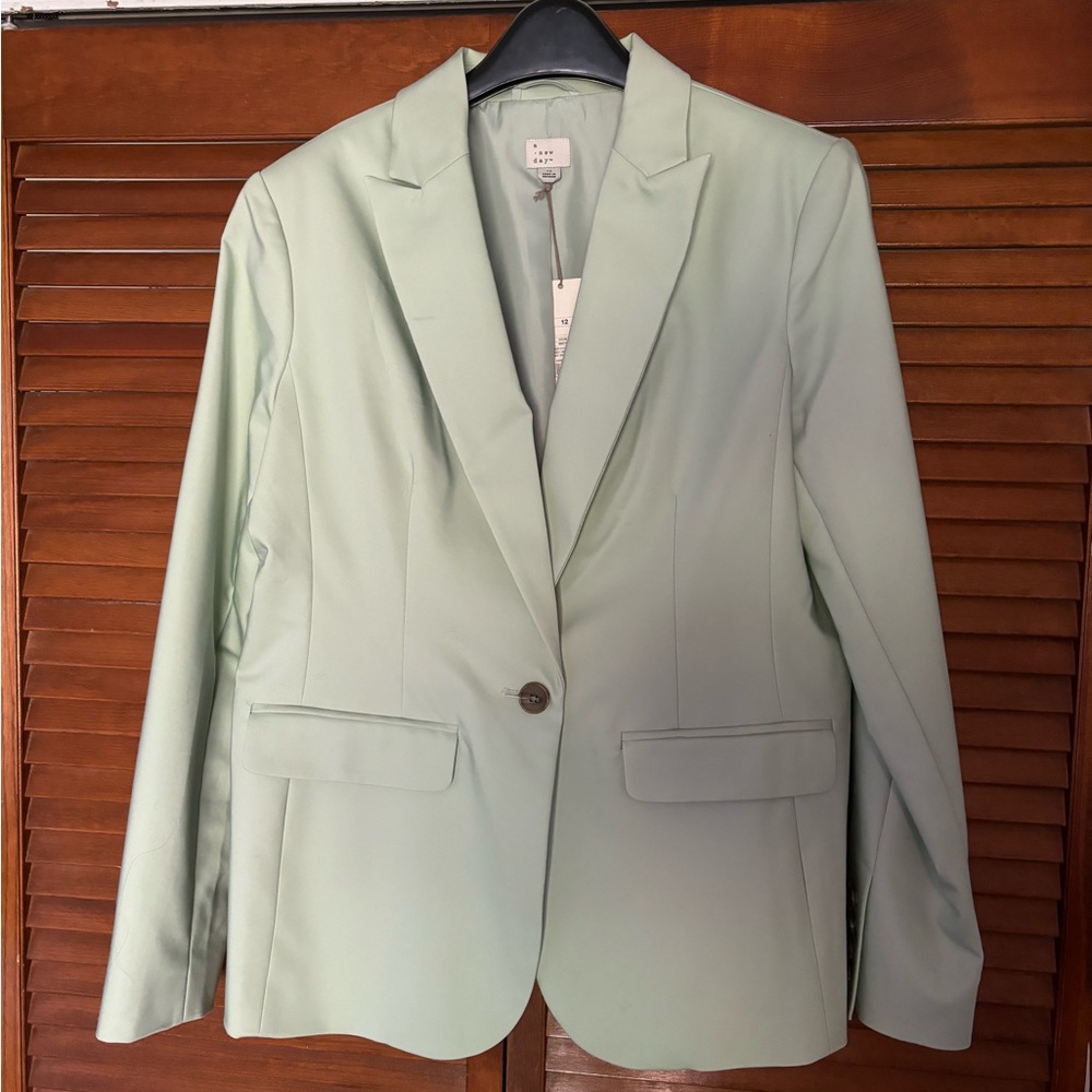 New with Tags Mint Blazer - perfect for summer!